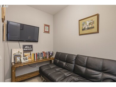 781 E Mckinley St, Carlton, OR 97111 - photo 6