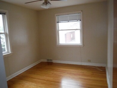 9927 Drury Ln, Westchester, IL 60154 - photo 5