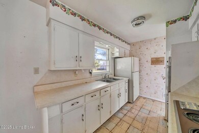 4917 Ronwood Dr, Louisville, KY 40219 - photo 6