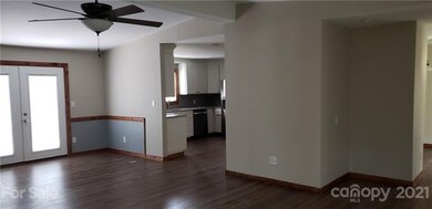 4728 Reinhardt Cir, Iron Station, NC 28080 - photo 6