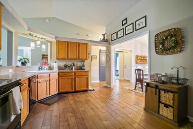 5335 Beatle Ct, Jacksonville, FL 32244 - photo 3