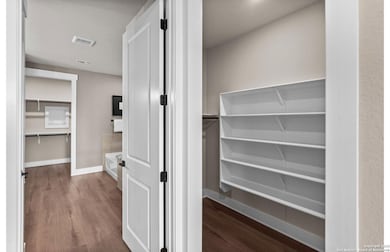 613 Dayflower Ln, New Braunfels, TX 78132 - photo 5