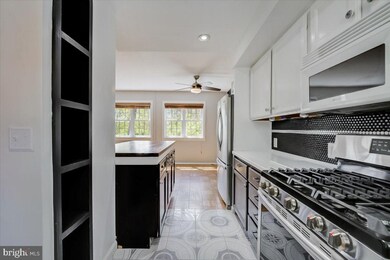 1526 Mount Eagle Place unit 957, Alexandria, VA 22302 - photo 7