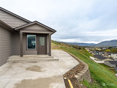 2366 S Skyline Ln, East Wenatchee, WA 98802 - photo 2