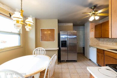 17214 Elm Dr, Hazel Crest, IL 60429 - photo 4