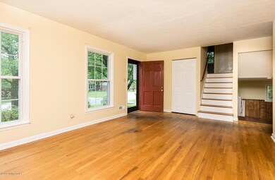 5402 Cranwood Ln, Louisville, KY 40291 - photo 5