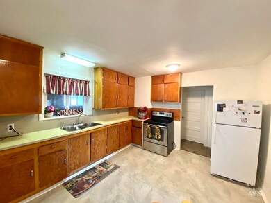 1242 Yale Ave, Burley, ID 83318 - photo 7