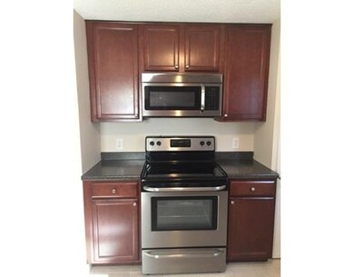 236 Laurelton St, Springfield, MA 01109 - photo 5