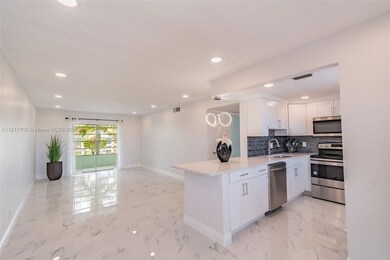 Kitchen/living