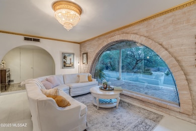 Beautiful Arched Window in Living Room