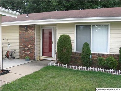 285 Oradell Dr unit 285C, Monroe Township, NJ 08831 - photo 2