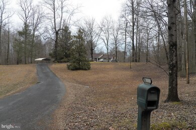 78 Lizzie Mills Rd, Castleton, VA 22716 - photo 2