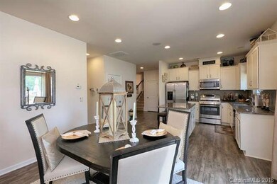 Kitchen Dining Area