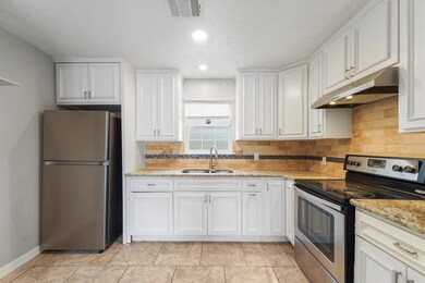 1003 Melbourne St unit 2, Houston, TX 77022 - photo 4