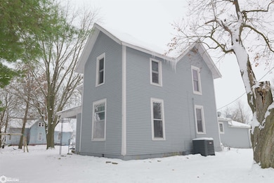 201 S Adams St, Olds, IA 52647 - photo 2