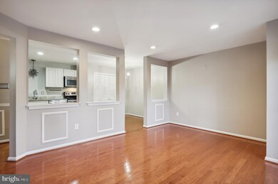 5702 Brewer House Cir unit T3, Rockville, MD 20852 - photo 2