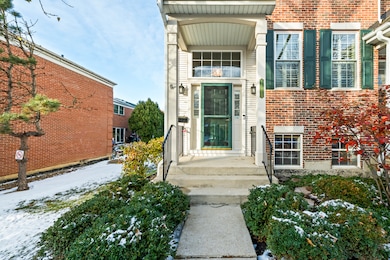 2106 Rugen Rd unit B, Glenview, IL 60026 - photo 2