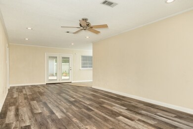 1705 Sherwood Cir, Alvin, TX 77511 - photo 7