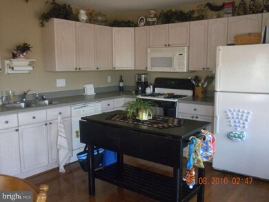 409 Hupps Hill Ct, Strasburg, VA 22657 - photo 4