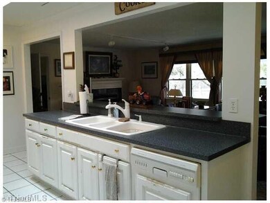 6416 Sable Ln, Greensboro, NC 27406 - photo 3