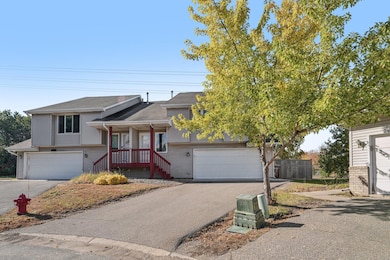 15931 Hyland Pointe Ct, Apple Valley, MN 55124 - photo 3