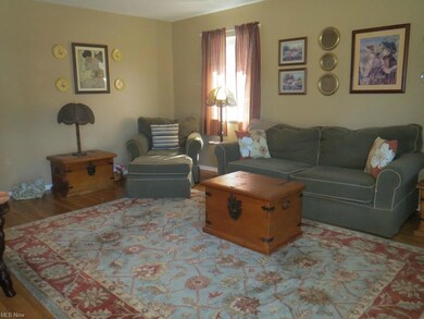 29524 Meadow St, Wickliffe, OH 44092 - photo 4