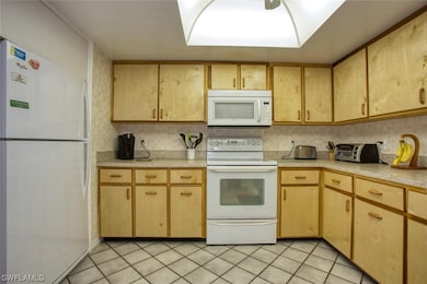 12491 Mcgregor Blvd unit 5A, Fort Myers, FL 33919 - photo 3