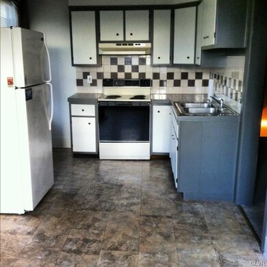 1029 Maple St, Bethlehem, PA 18018 - photo 2