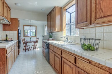 302 W Maple Ave, El Segundo, CA 90245 - photo 5