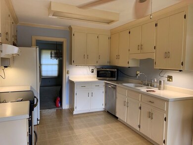 1364 Honeysuckle Rd, Dothan, AL 36305 - photo 6