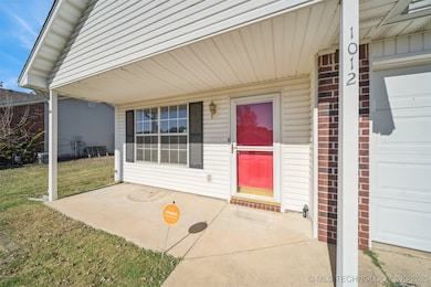 1012 W 22nd St, Claremore, OK 74017 - photo 5