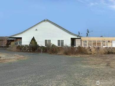 9973 Se Rd S, Warden, WA 98857 - photo 3