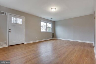 6911 Forest Terrace, Hyattsville, MD 20785 - photo 4