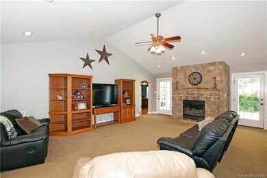 161 Barringer Dr, Statesville, NC 28625 - photo 5