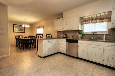 Kitchen/Dining