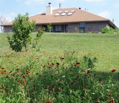 1460 S Stewart St, Azle, TX 76020 - photo 4