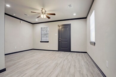 4606 1/2 Denmark St unit B, Houston, TX 77016 - photo 4