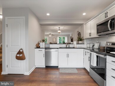 132 W 9th St, Front Royal, VA 22630 - photo 4