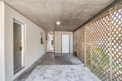 1 car carport with Utility Room