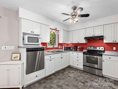 1702 New Stock Rd, Weaverville, NC 28787 - photo 5