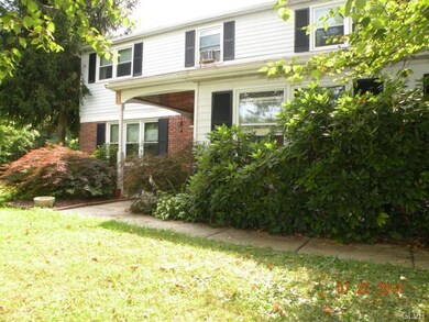 5592 Nina Cir, Coopersburg, PA 18036 - photo 2