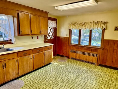 29 Laurel St, East Weymouth, MA 02189 - photo 3