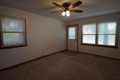 934 1st St N, Newton, IA 50208 - photo 5