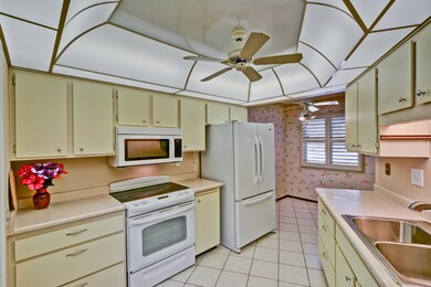 13857 N Thunderbird Blvd, Sun City, AZ 85351 - photo 2