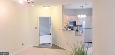 4408 Helmsford Ln unit 104, Fairfax, VA 22033 - photo 2