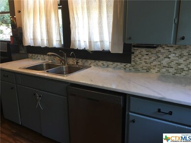 902 W Hopkins St, San Marcos, TX 78666 - photo 6