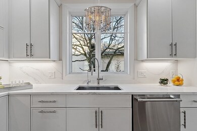 36 Maynard St, West Newton, MA 02465 - photo 7