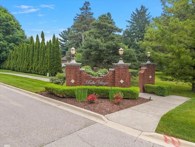 36270 Vita Bella Dr unit 4, Clinton Township, MI 48035 - photo 3