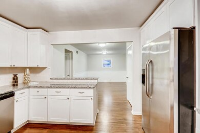 2704 Sigwalt St, Rolling Meadows, IL 60008 - photo 6