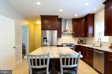 4874 Oakcrest Dr, Fairfax, VA 22030 - photo 6